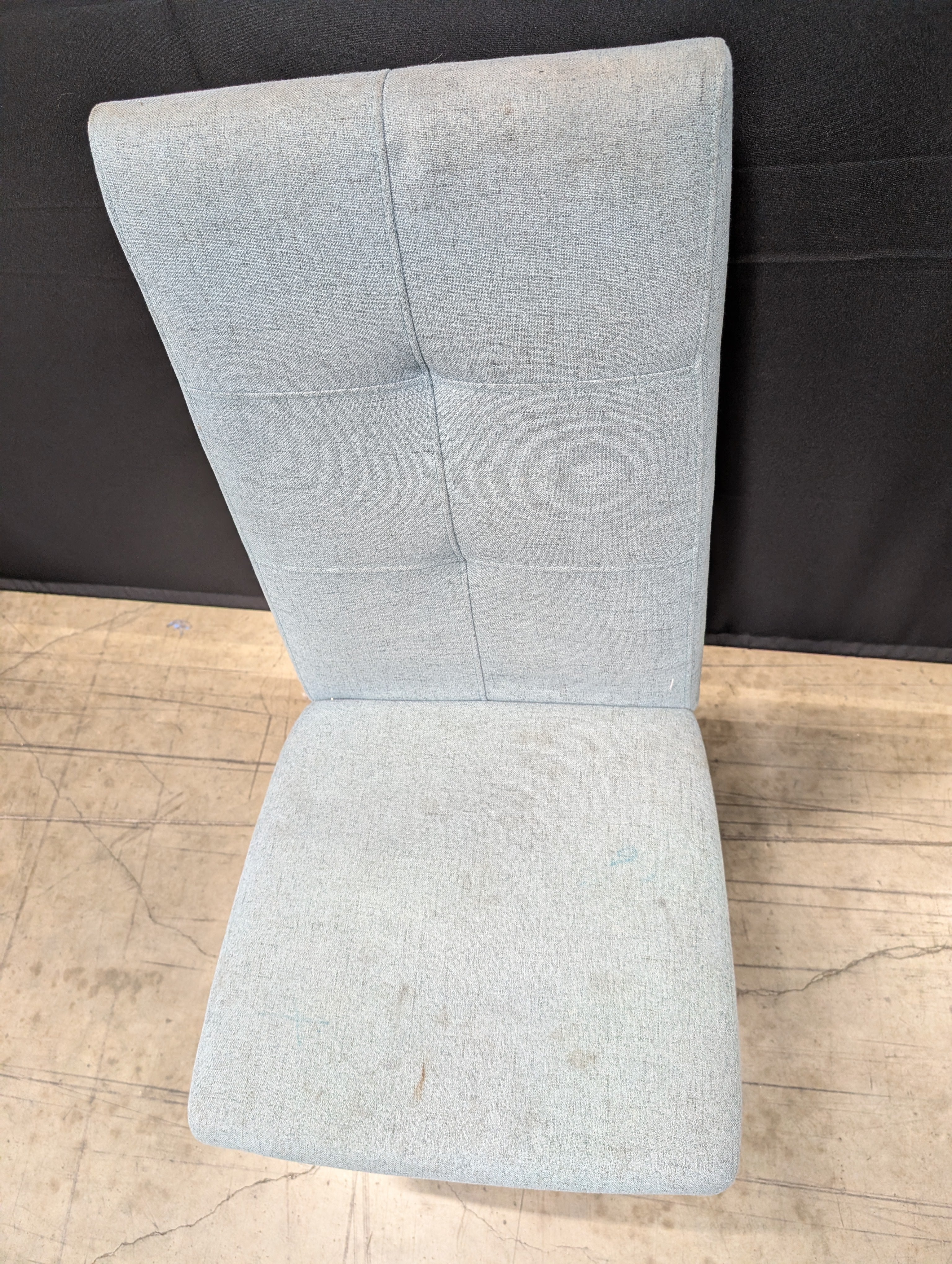 USED** Upholstered High-Back Dining Chair with Tufted Design - Image 5