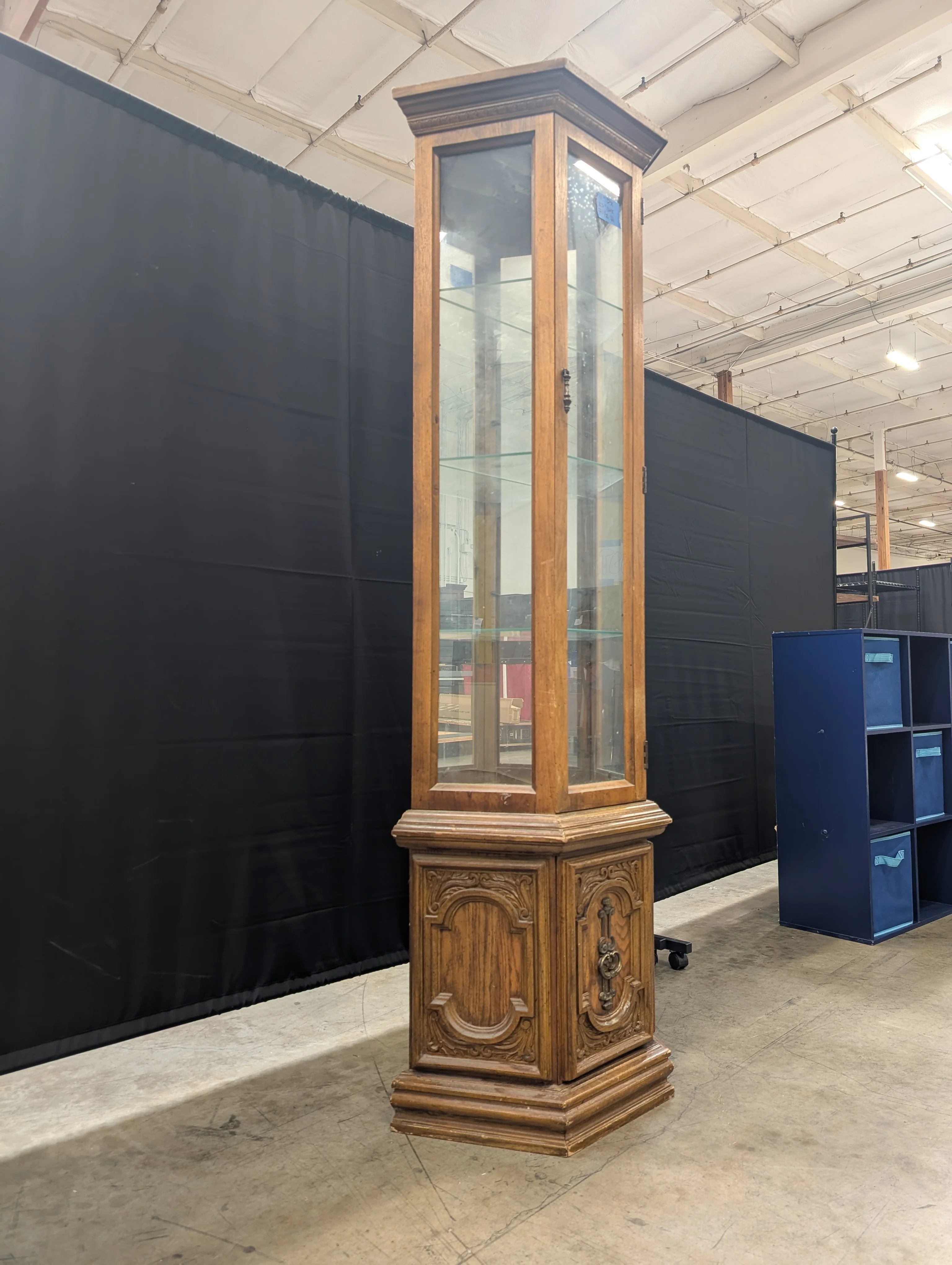 Traditional Hardwood Corner Display Cabinet with Glass Shelves - Image 3