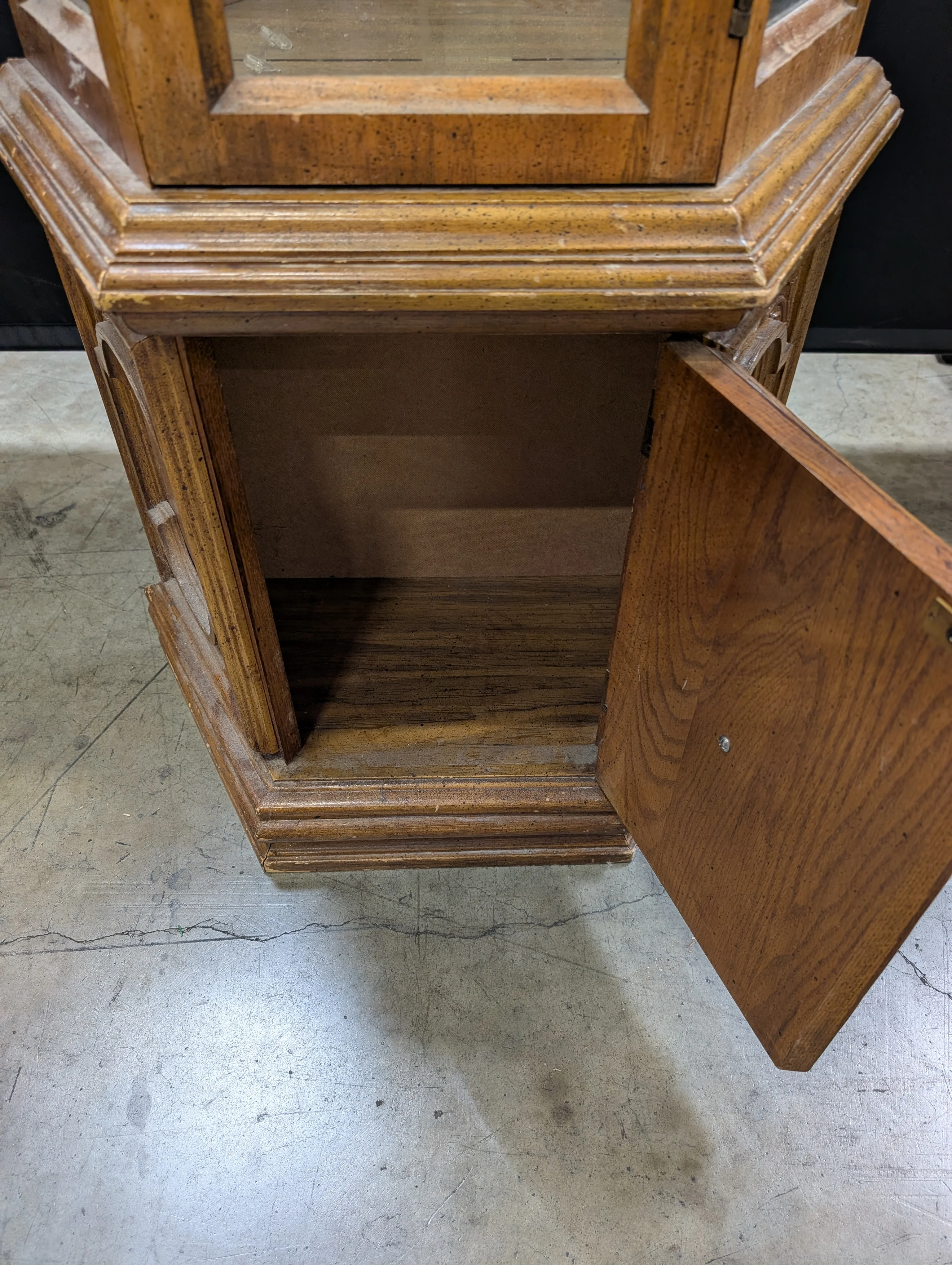 Traditional Hardwood Corner Display Cabinet with Glass Shelves - Image 8