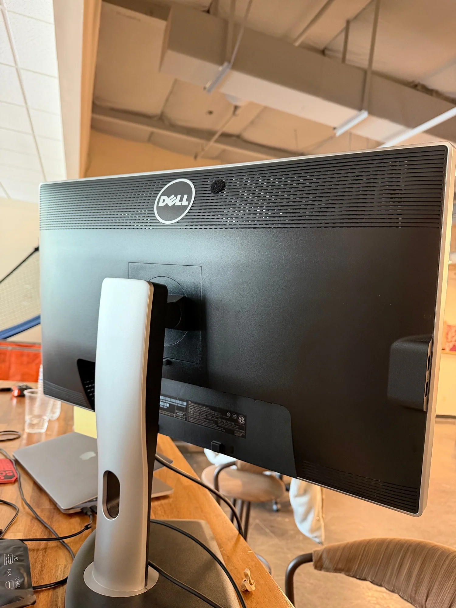 DELL U2713HM 27-inch Widescreen Professional Monitor - Image 3