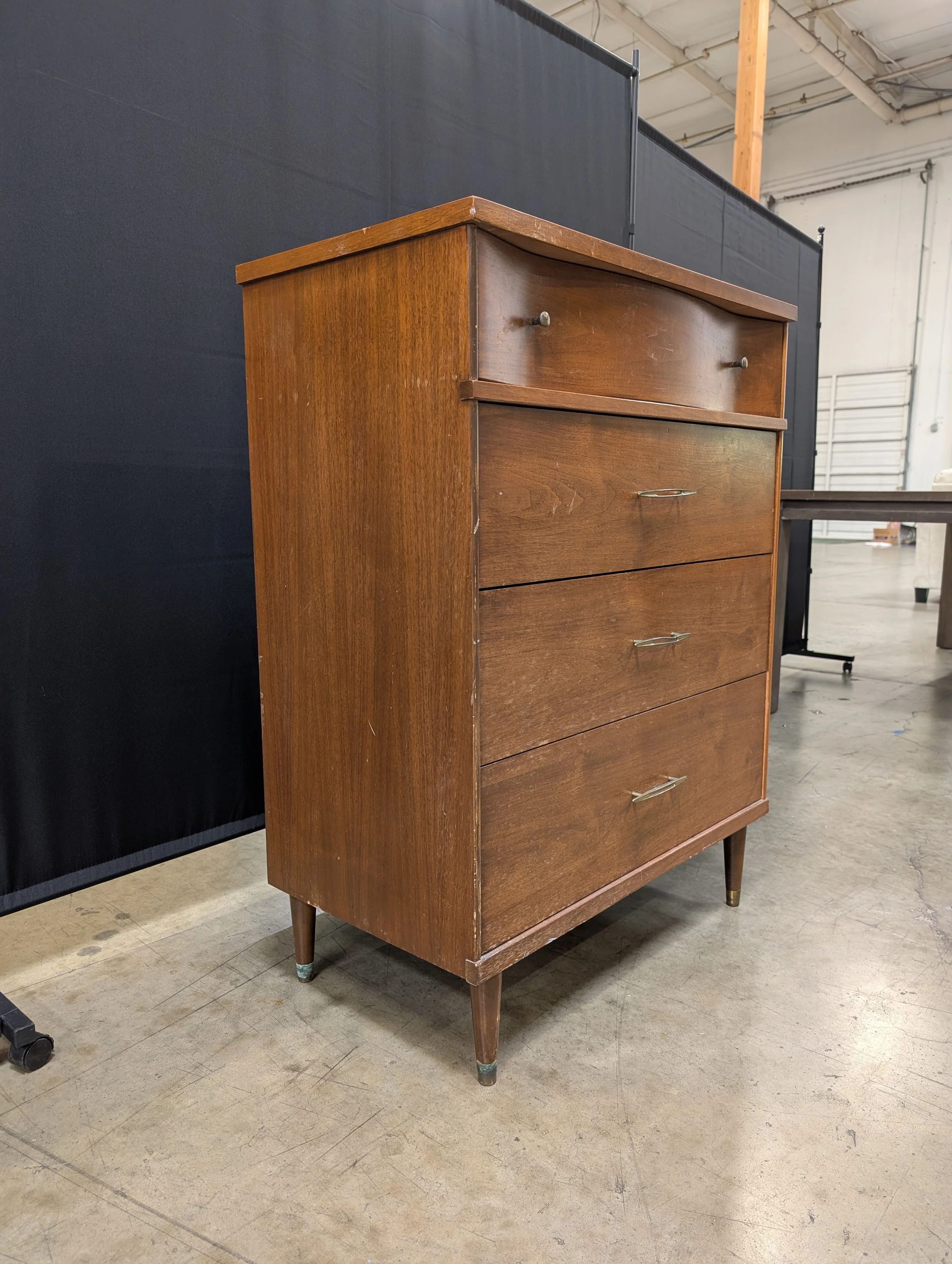 Harmony House Modern Wood Four-Drawer Chest with Tapered Legs - Image 3