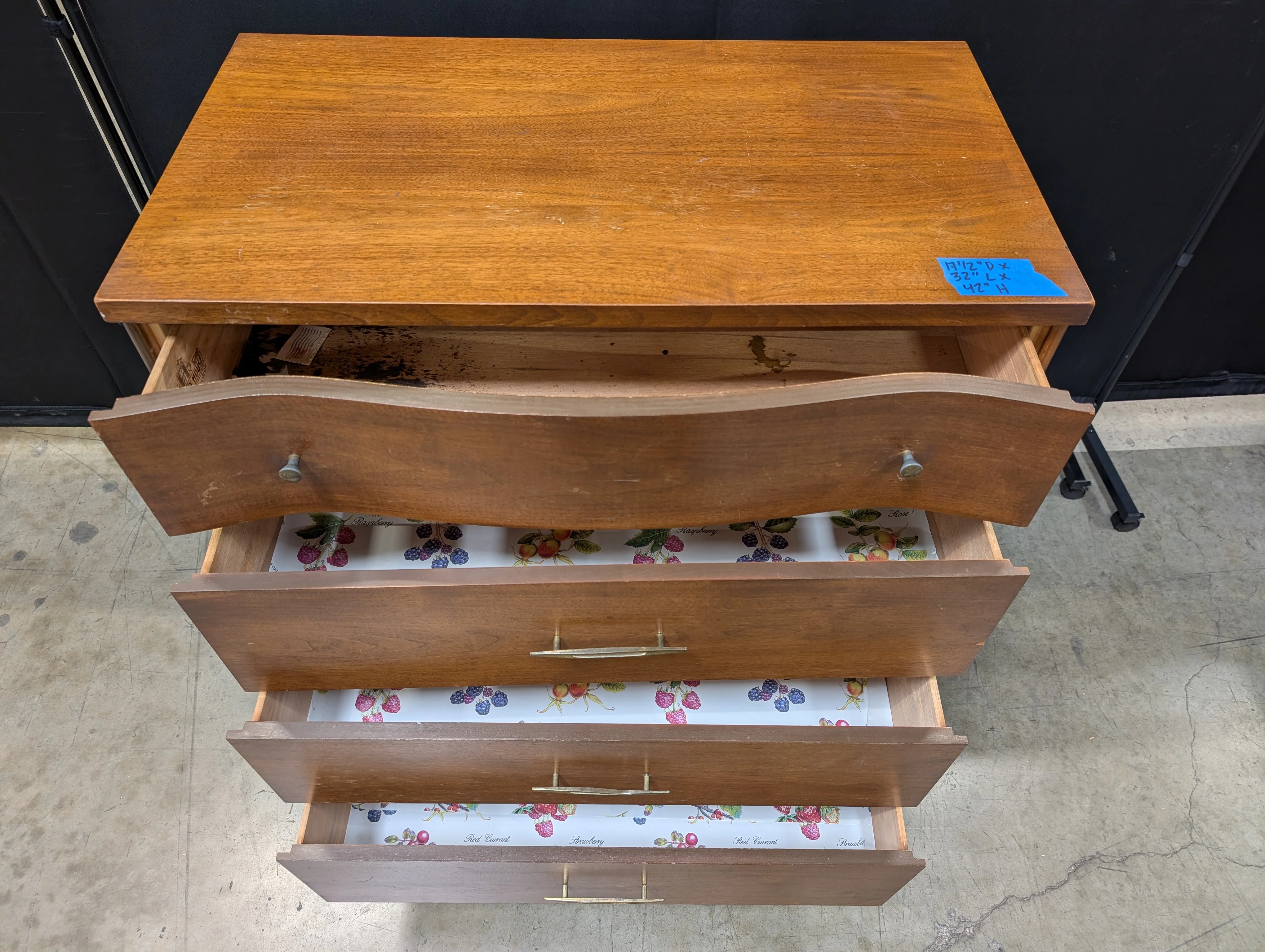 Harmony House Modern Wood Four-Drawer Chest with Tapered Legs - Image 8