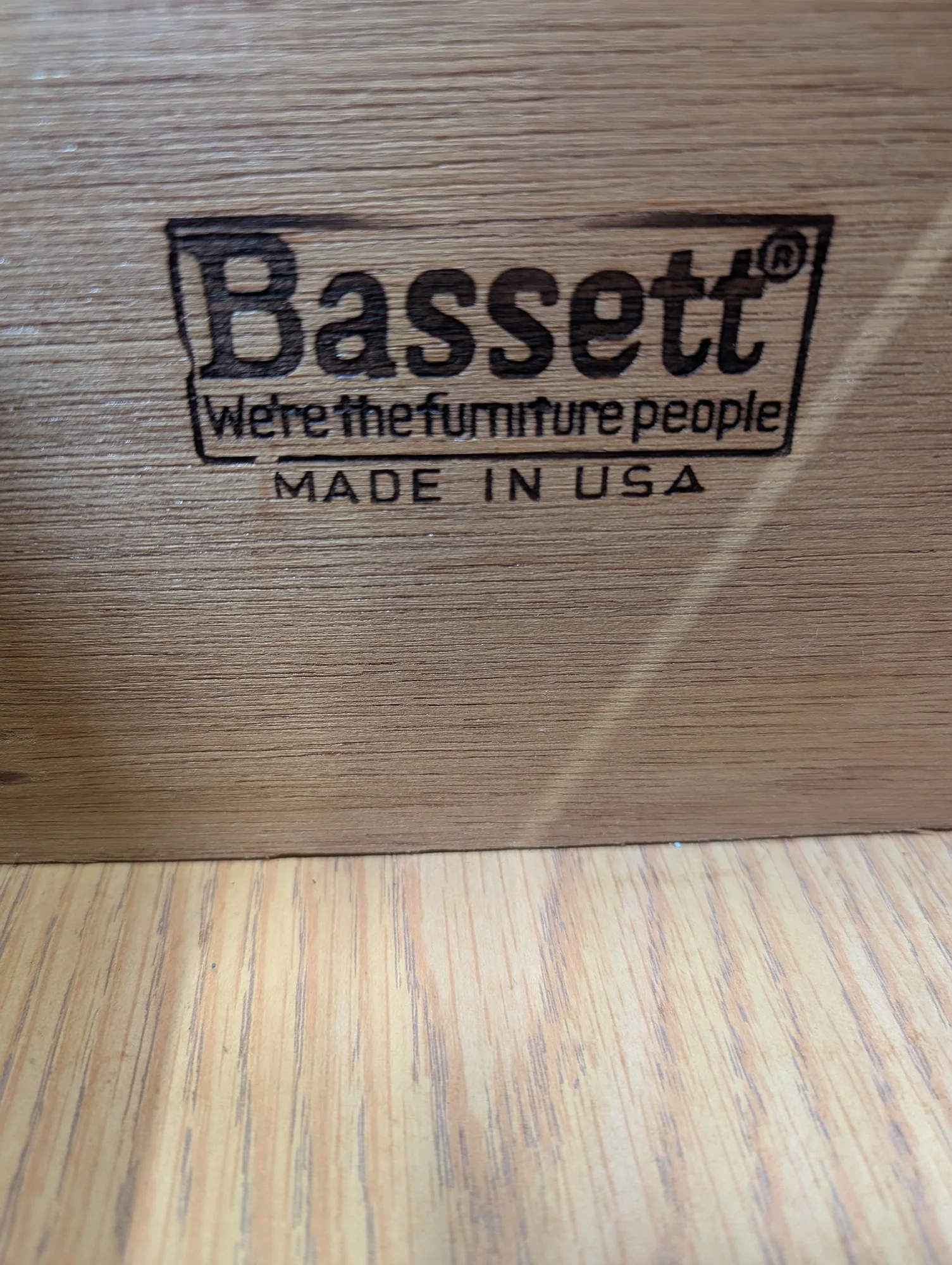 Bassett Traditional Wood Lingerie Chest with Vanity Top - Image 4