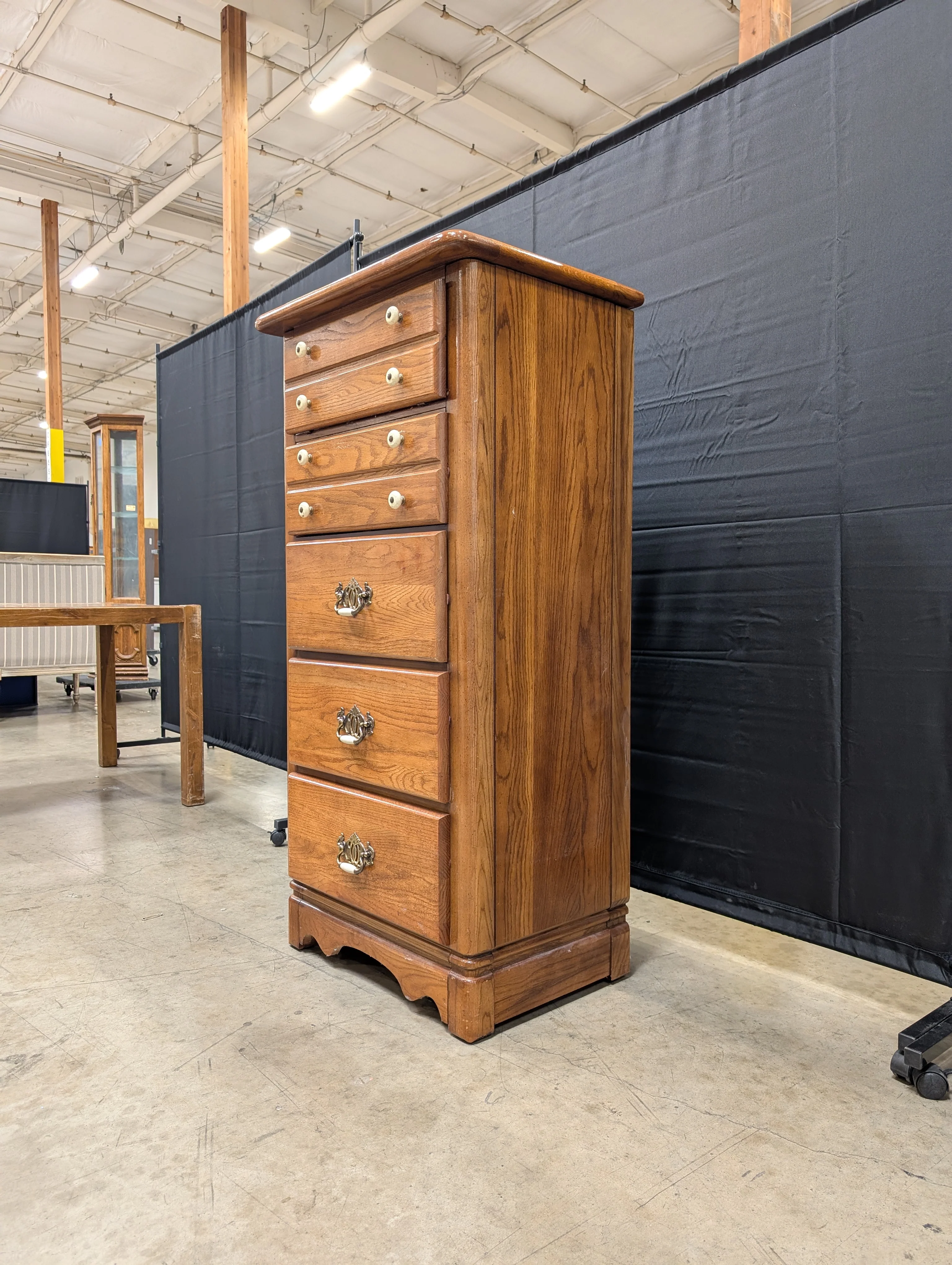 Bassett Traditional Wood Lingerie Chest with Vanity Top - Image 8
