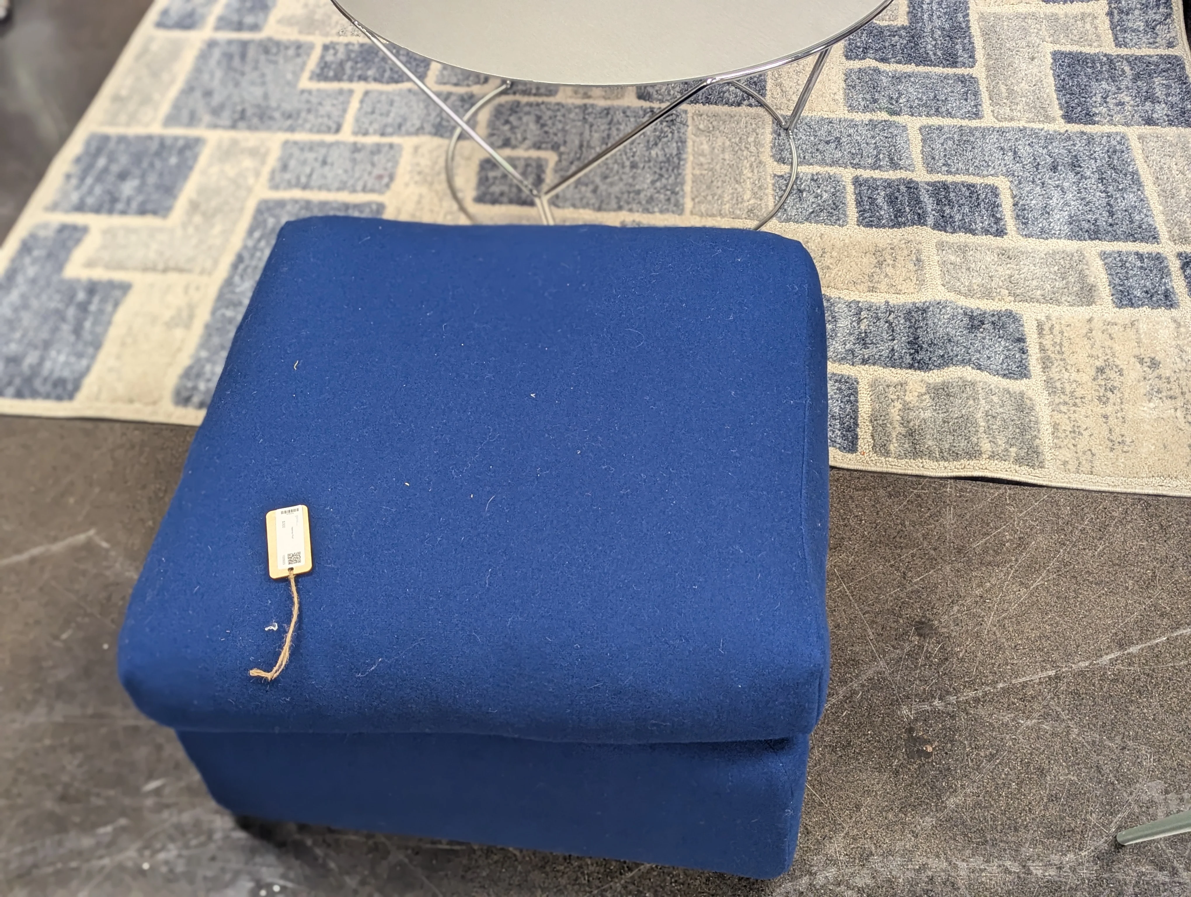 Hackney Pouf  Ottoman – Stylish and Functional - Image 5