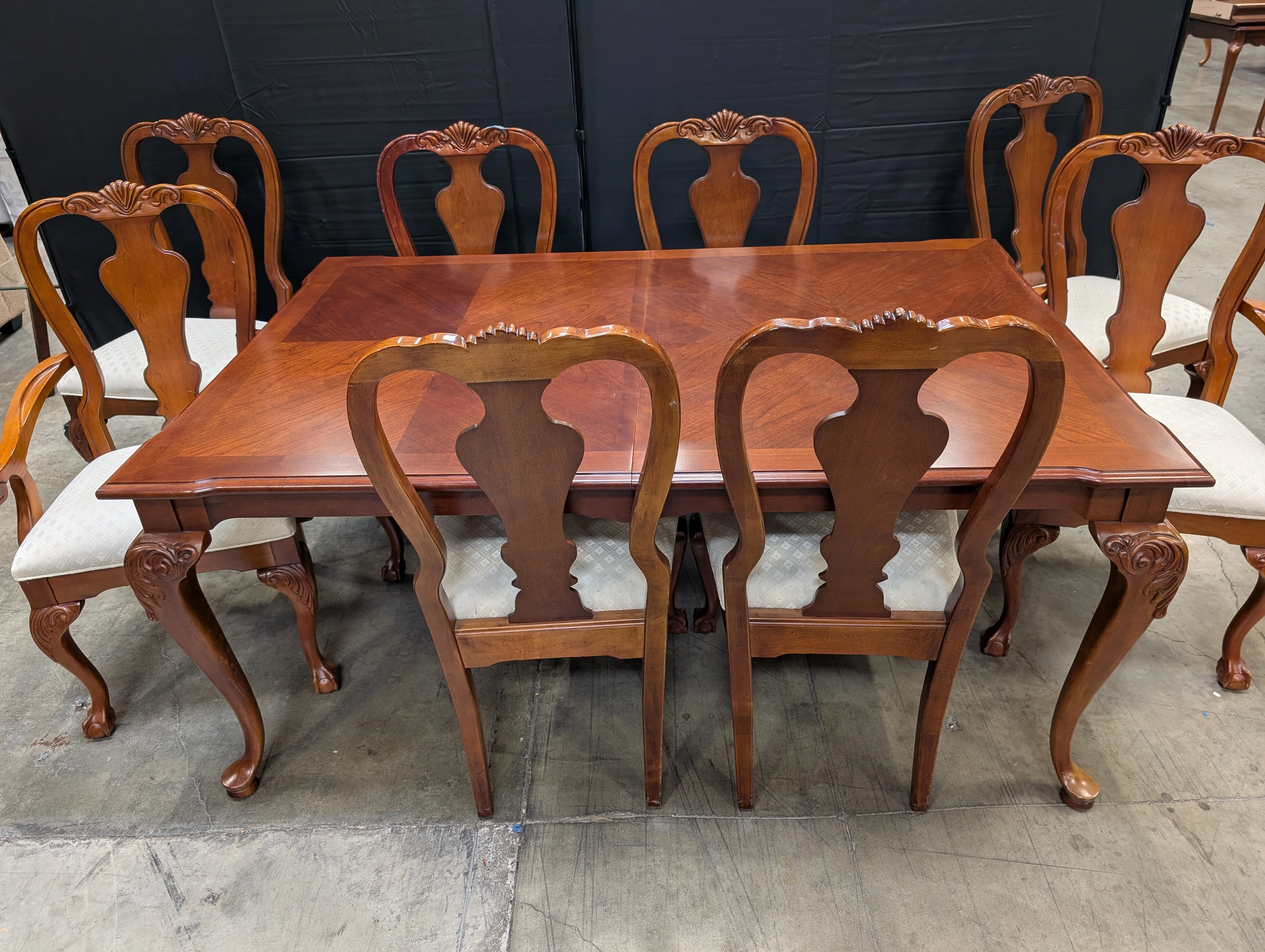 Traditional Thomasville Dining Table Set with 8 Chairs