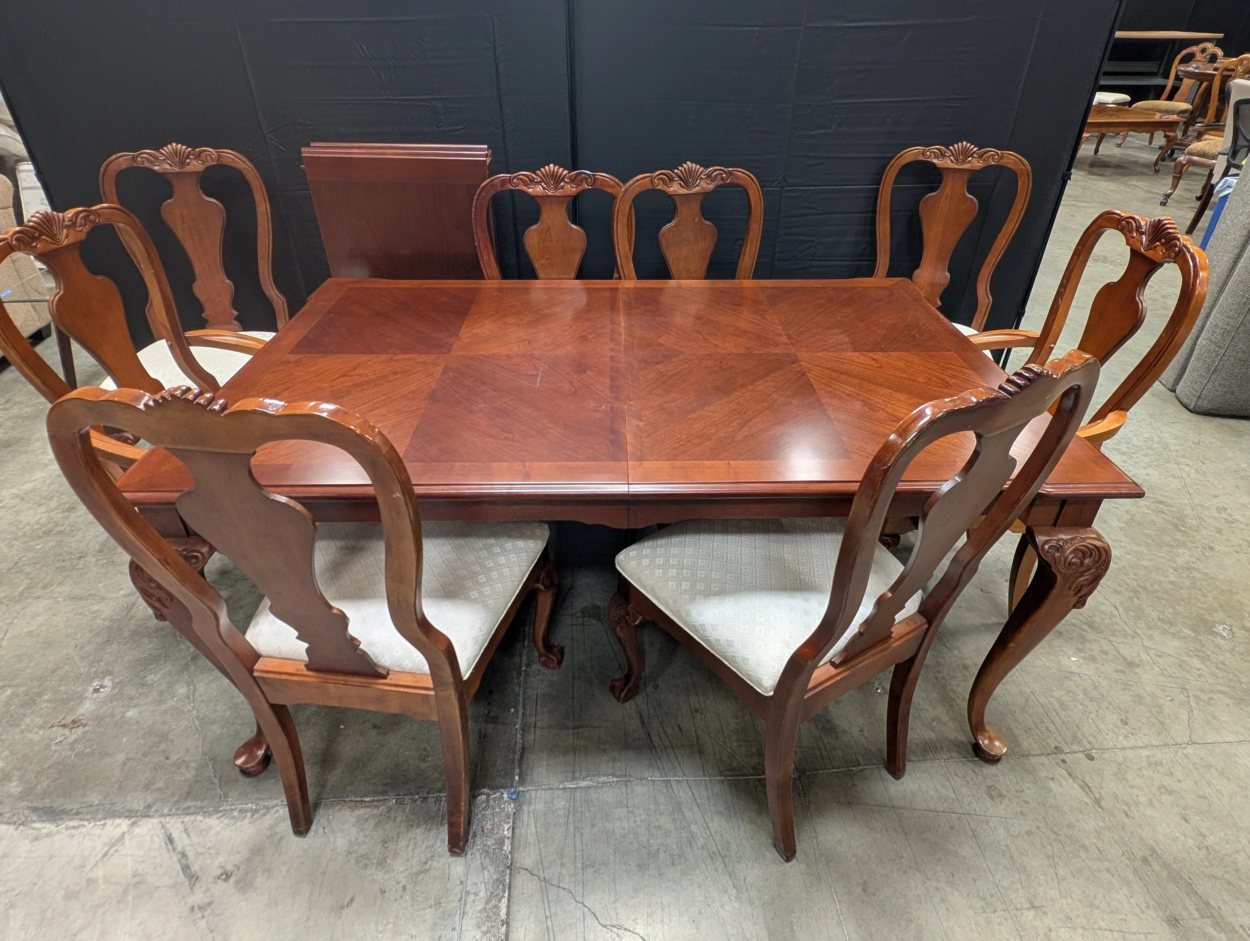 Traditional Thomasville Dining Table Set with 8 Chairs - Image 14