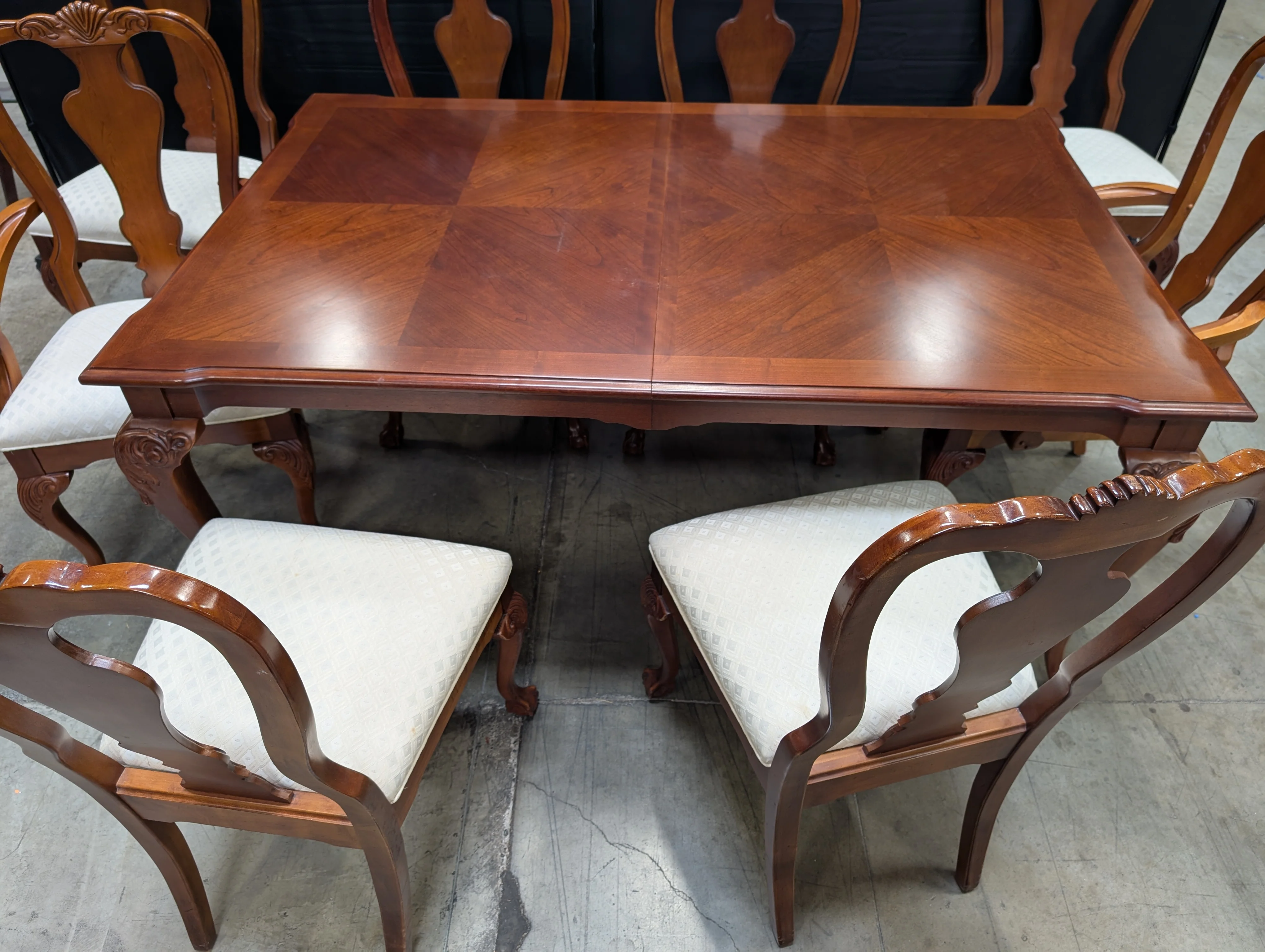 Traditional Thomasville Dining Table Set with 8 Chairs - Image 5