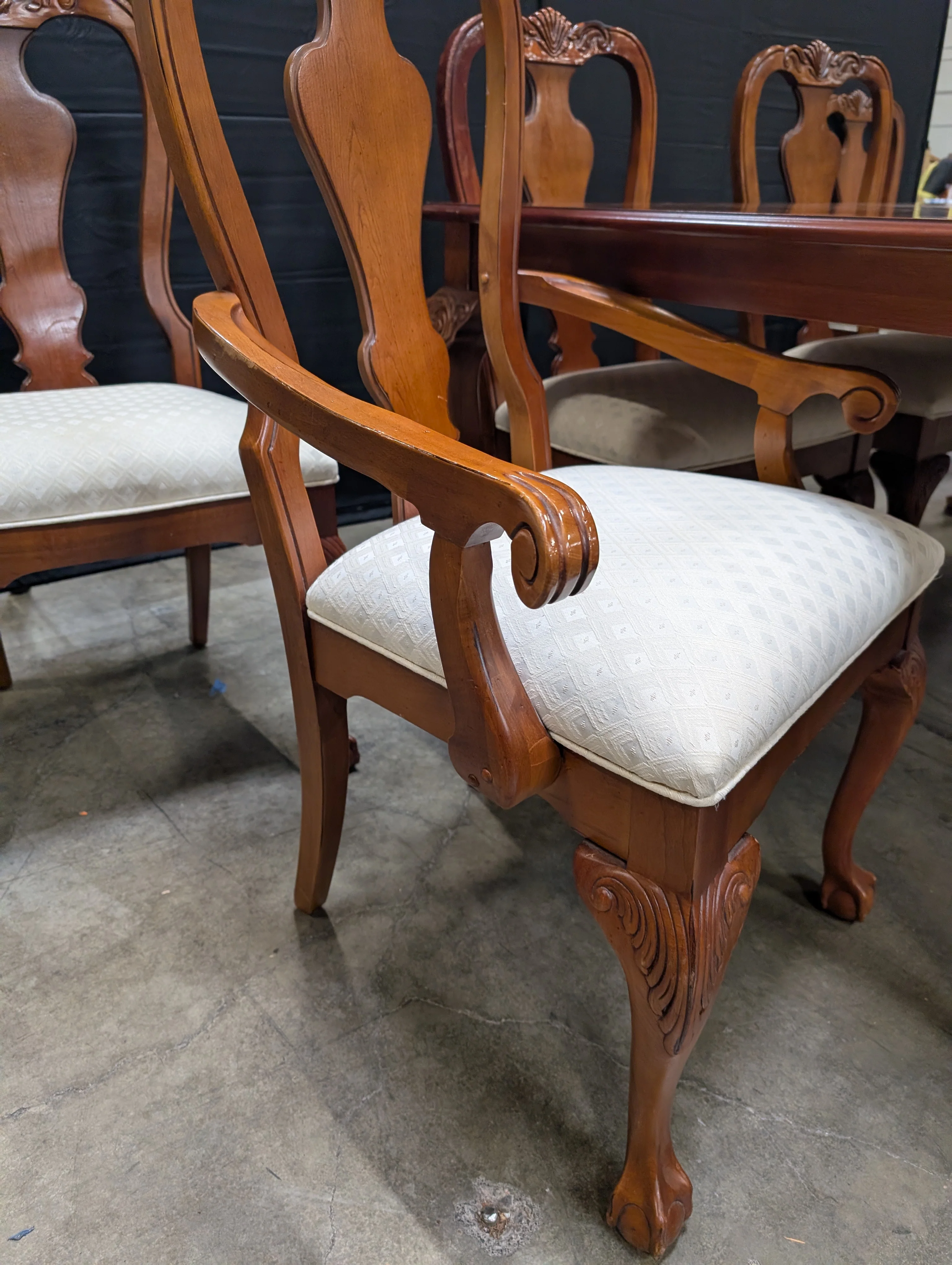 Traditional Thomasville Dining Table Set with 8 Chairs - Image 8