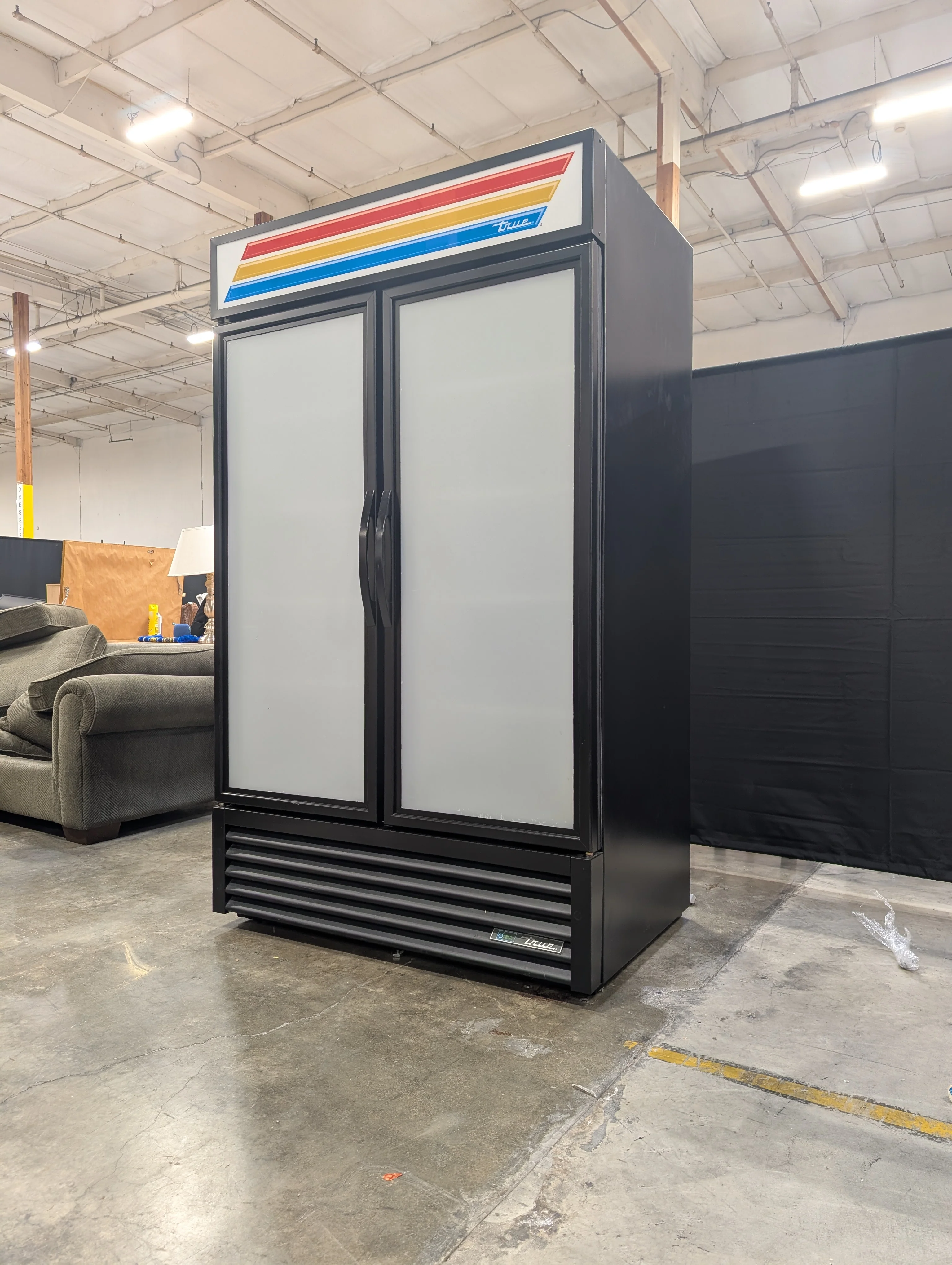 TRUE Commercial Double Glass Door Merchandiser - Image 3